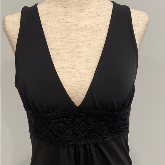 Black sleeveless top with lace around bodice - Picture 2 of 10